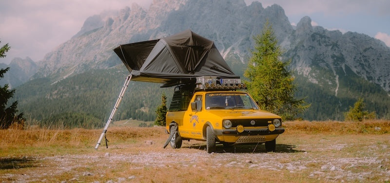 Rooftop tent Roof Space 2 in closed mode on a Volkswagen Caddy.