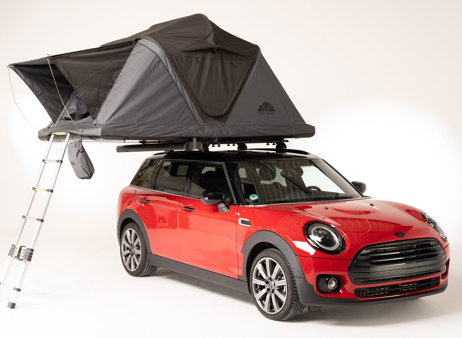 Here's how to mount a rooftop tent correctly on your car